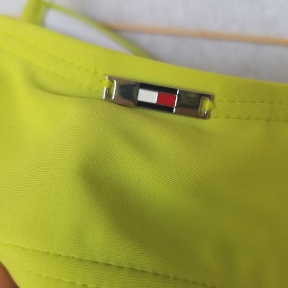 New Tommy Hilfiger Neon Green Bikini Top Size Small Bandeau Adjustable - Picture 7 of 8